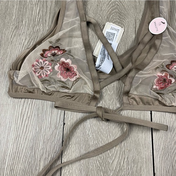 Forever 21 Lace Bralette size L - Picture 2 of 6